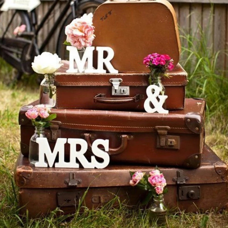 Mr & Mrs Signs, Wedding Decor Set, 3 Pcs - 2 Colors